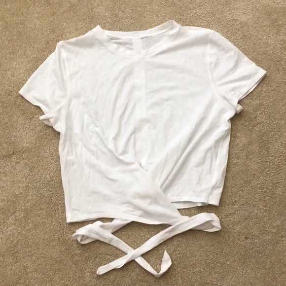 lululemon athletica Tops - Lululemon crop top with tie